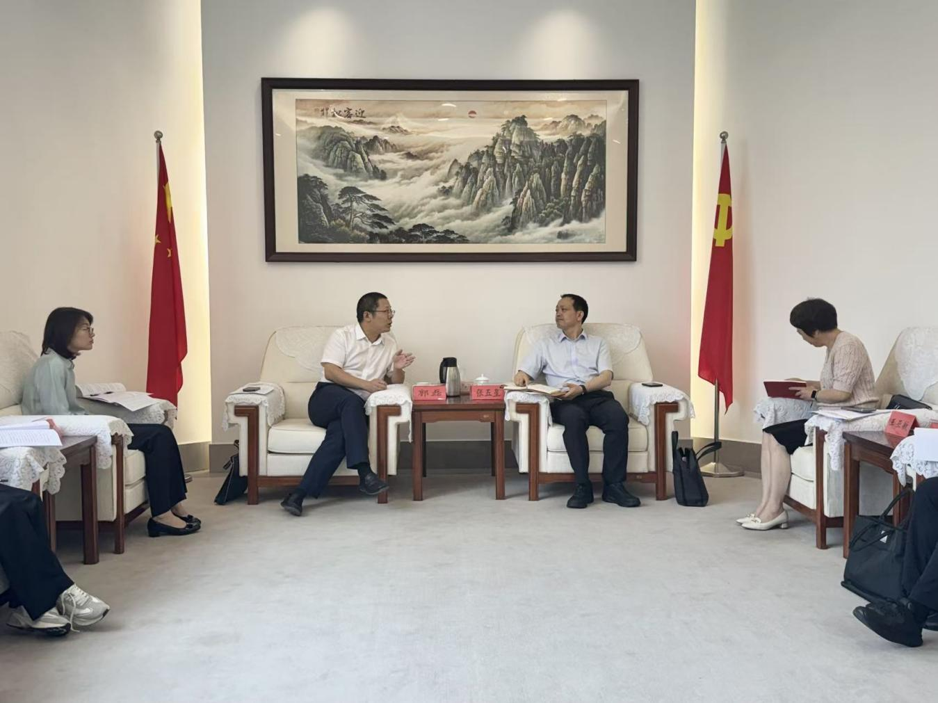 豫资控股集团党委委员、副总经理郭磊赴濮阳市座谈交流
